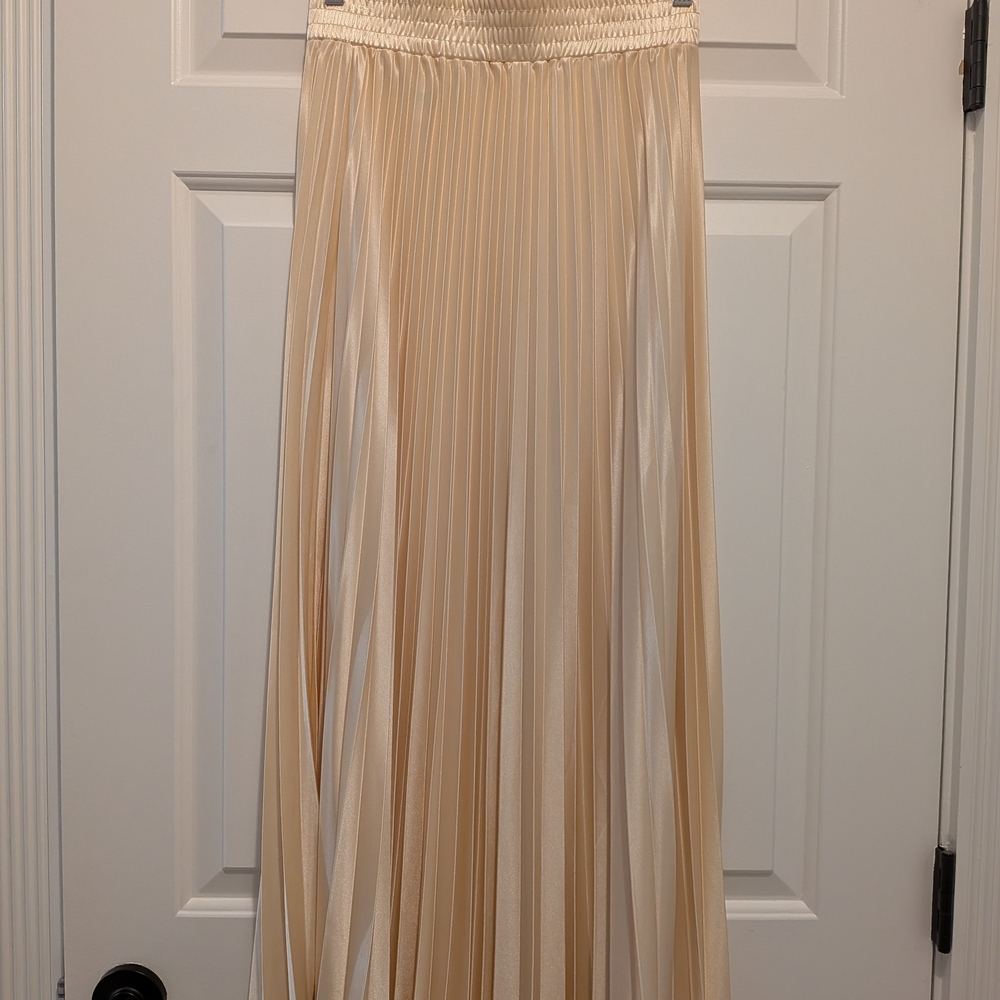 Studio West Pleated Maxi Skirt in Light Beige